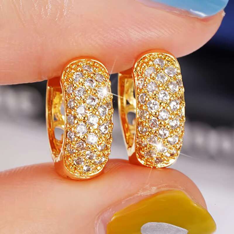 Fashion Hollow Pattern Temperament Cubic Zirconia Gold Plating Earrings Women Wedding Fashion Jewelry Hoop Stud Earrings
