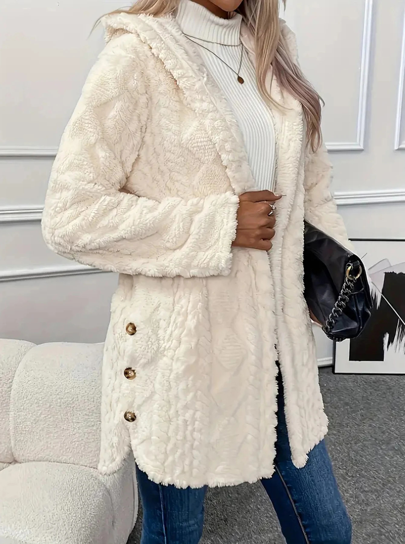 Autumn and Winter Fashionable Casual Solid Color Plush Thickened Decorative Button Womens Jacket 250708