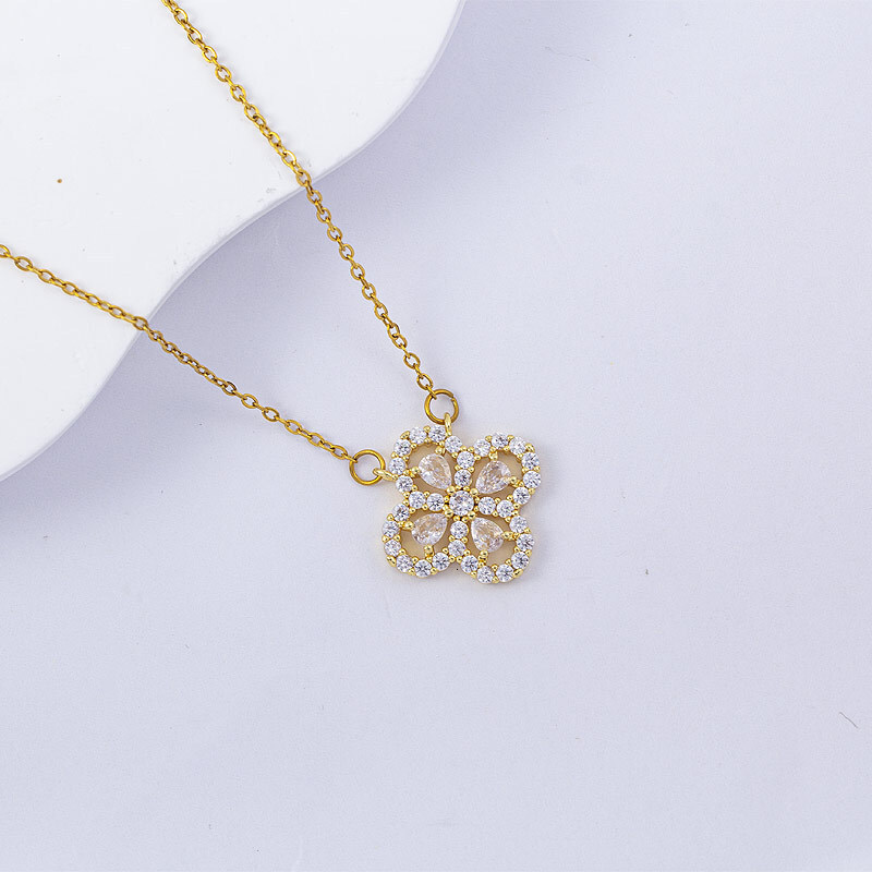 Luxury Jewelry Designer Jewelry Necklace Niche Design Simple Fashion Pendant Unisex High-end Light Luxury Temperament Collarbone Chain Titanium Steel 