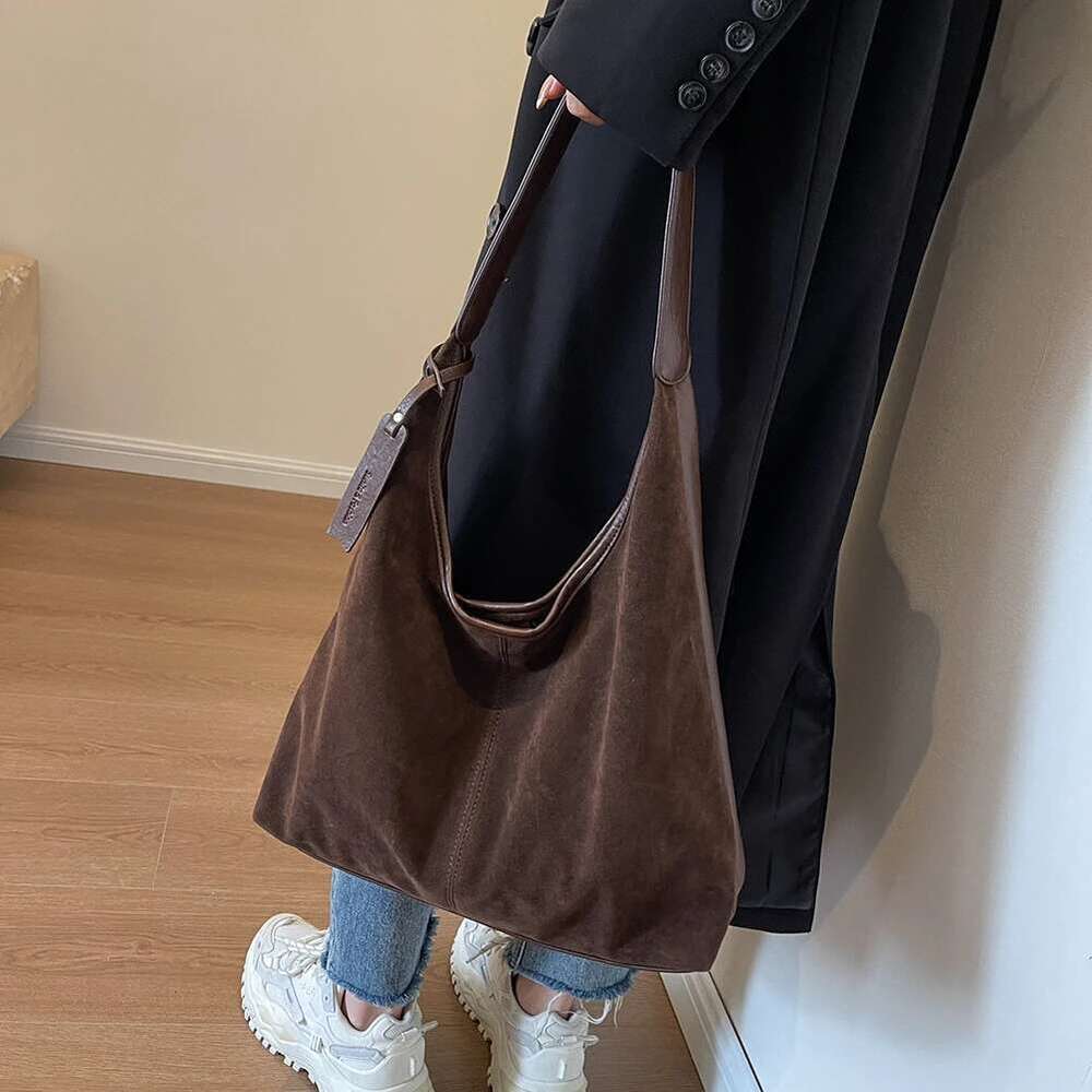 Women Suede Retro Large Capacity Stylish Commuting Single Shoulder Simple Tote Handbag Outdoor Travel Bag