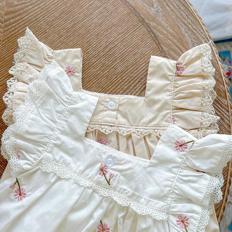 Newborn Baby Girls Jumpsuit Flying Sleeve Cotton Flower Embroidery Toddler Baby Girl Bodysuits Baby Girls Summer Clothes Z250712