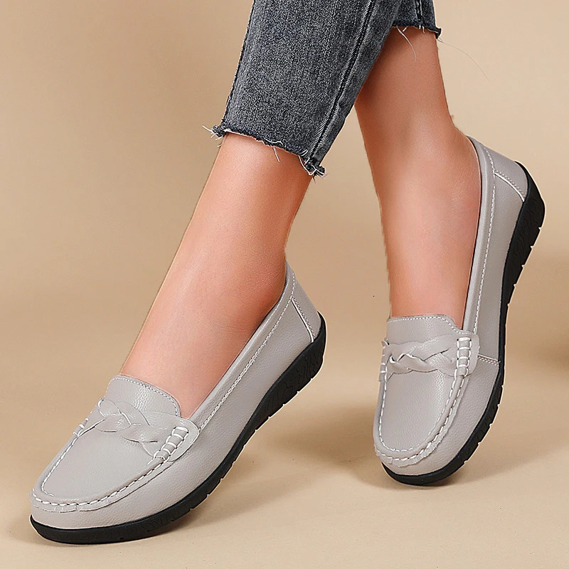 Women Flats Wedge Leather Fashion Comfortable Shoes Women Slip On Nurse Shoes Moccasins Outdoor Plus Size Tenis Feminino 250707
