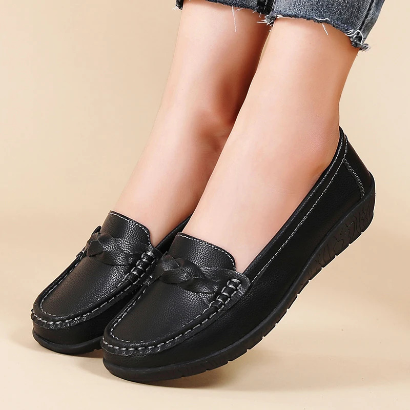 Women Flats Wedge Leather Fashion Comfortable Shoes Women Slip On Nurse Shoes Moccasins Outdoor Plus Size Tenis Feminino 250707