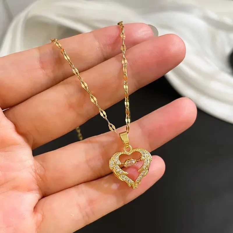 100% Smart Love Zircon Necklace for Women Gold Color Light Luxury Titanium Steel Pendant Necklaces Party Jewelry W250712