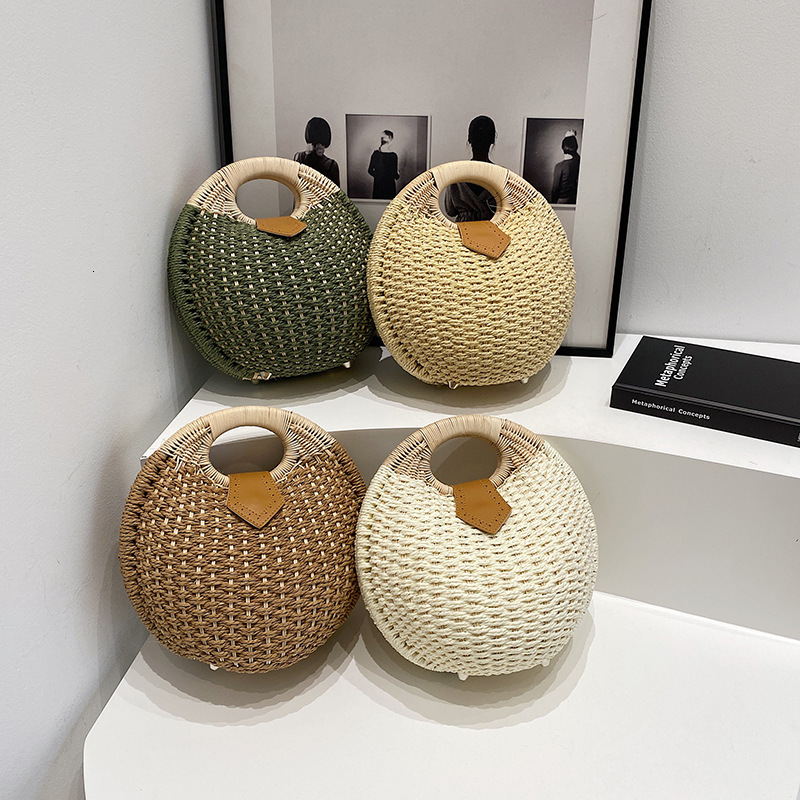 Luxury Brand Designer Bag Unique Cute Rattan Handbag For Women 2025 Spring Fashion Casual Straw Beach Bag Simple Shell Bag Trendy