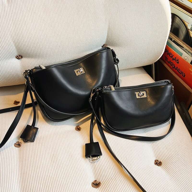 Rodeo Shoulder Cowhide Leather Brand Black Handbags For Women Fashion Gold Sier Buckle Design Underarm Bags