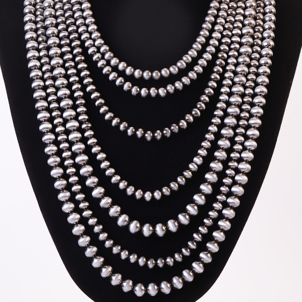 Luxury Jewelry Designer Jewelry Fashion Retro Western Cowboy Round Bead Chain DIY Necklace Multi-specification Pendant CCB Beaded Butterfly Sweater Ne