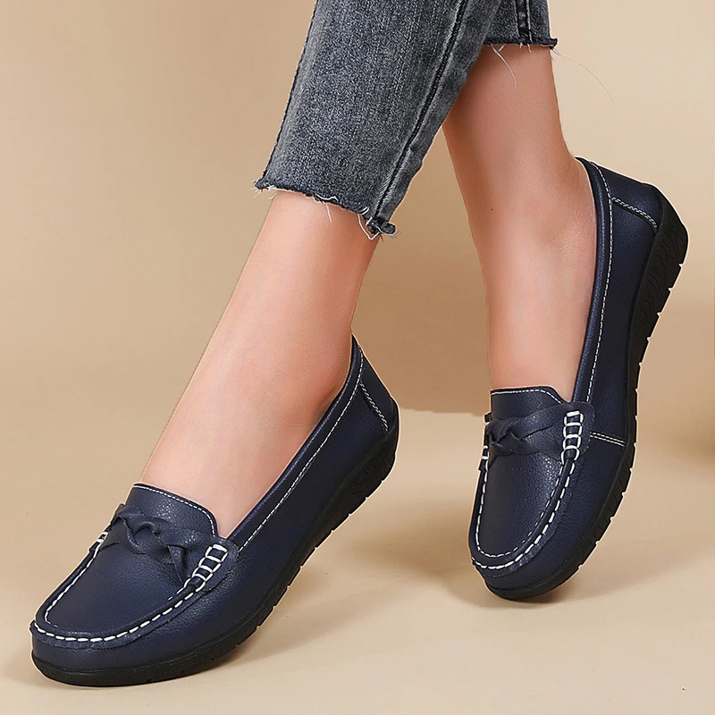 Women Flats Wedge Leather Fashion Comfortable Shoes Women Slip On Nurse Shoes Moccasins Outdoor Plus Size Tenis Feminino 250707