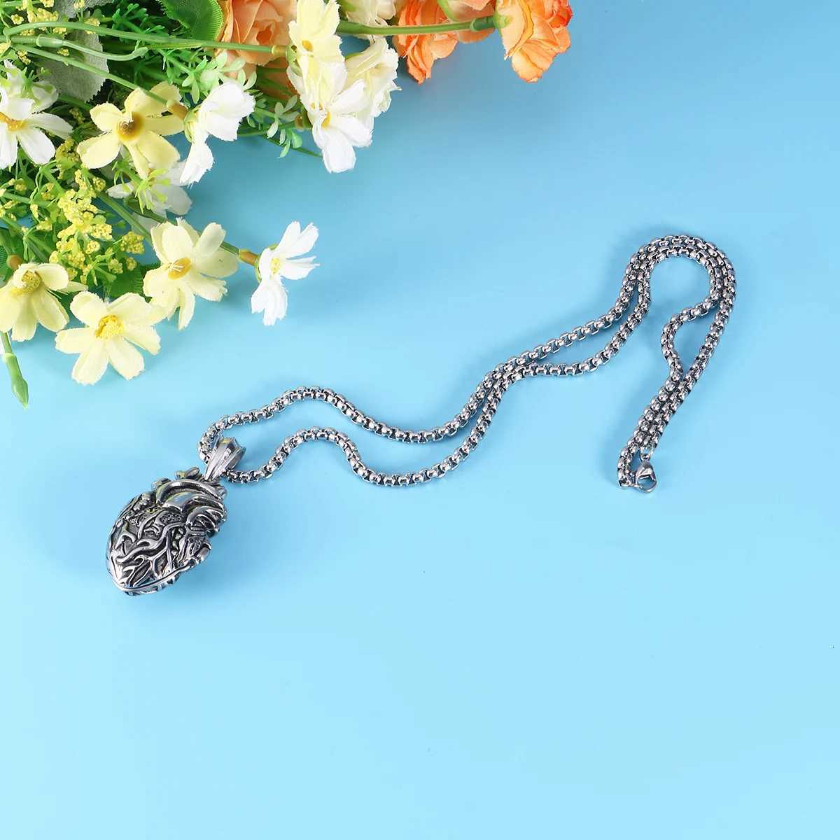 Men Titanium Steel Necklace Fashion Pendant Necklace Creative Human Organs Shape Necklace Pendant Charm Necklace Jewelry W250712