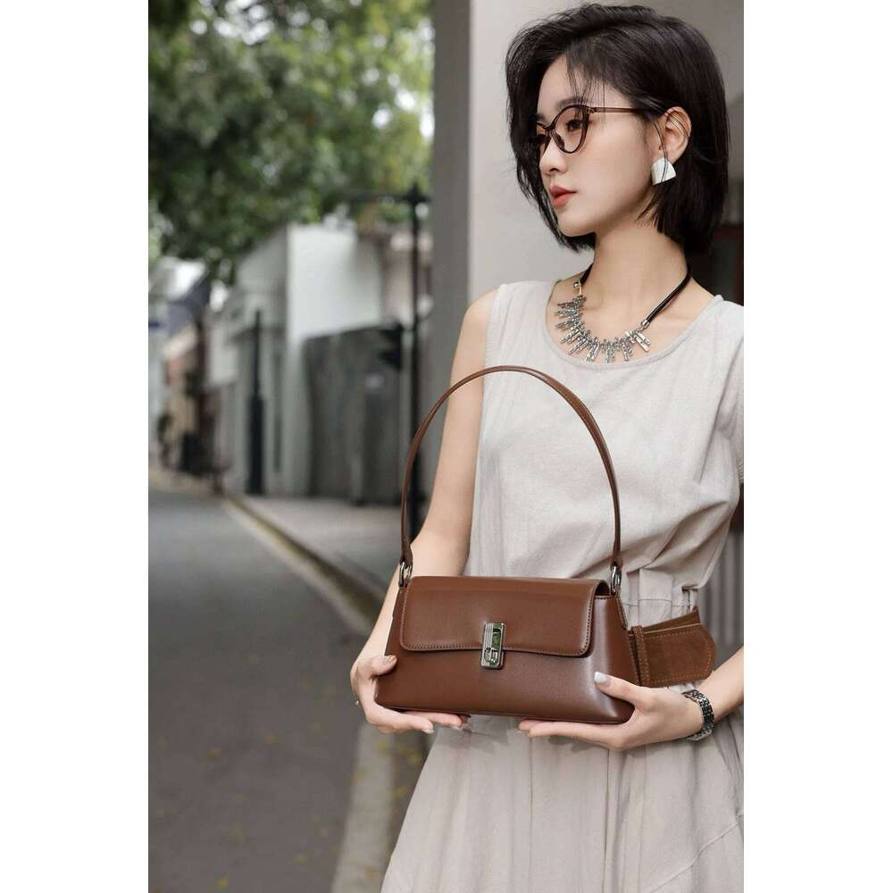 Ladies' Fashionable Retro Leather Buckle Shoulder Crossbody Bag