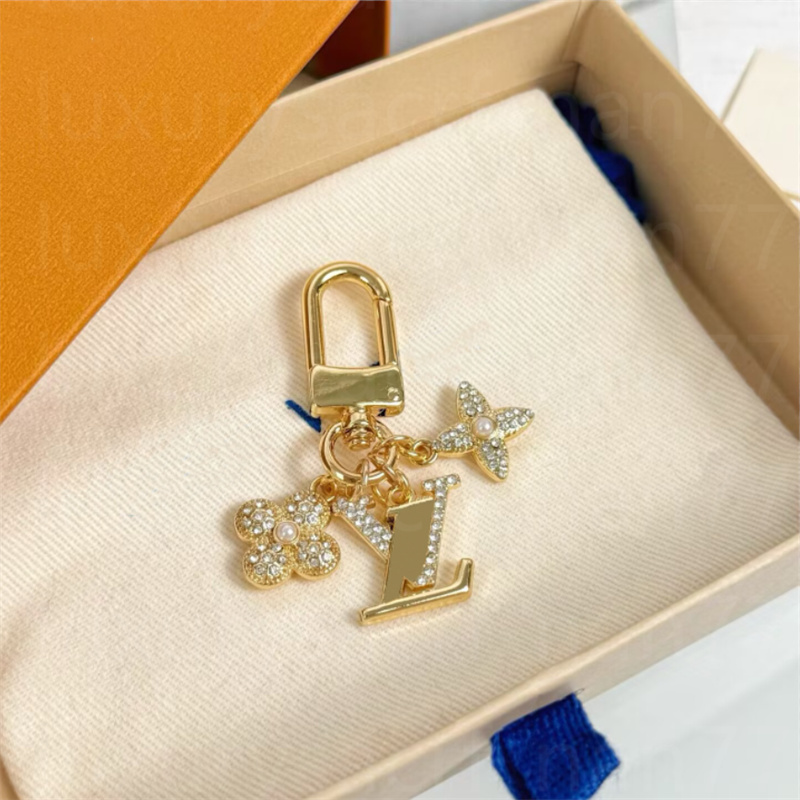 Luxury key metal bag charm fashion chain flower heart designer bag charms gold sliver keychain Snap fastener mens ladies keychain Holiday gift lovely quality