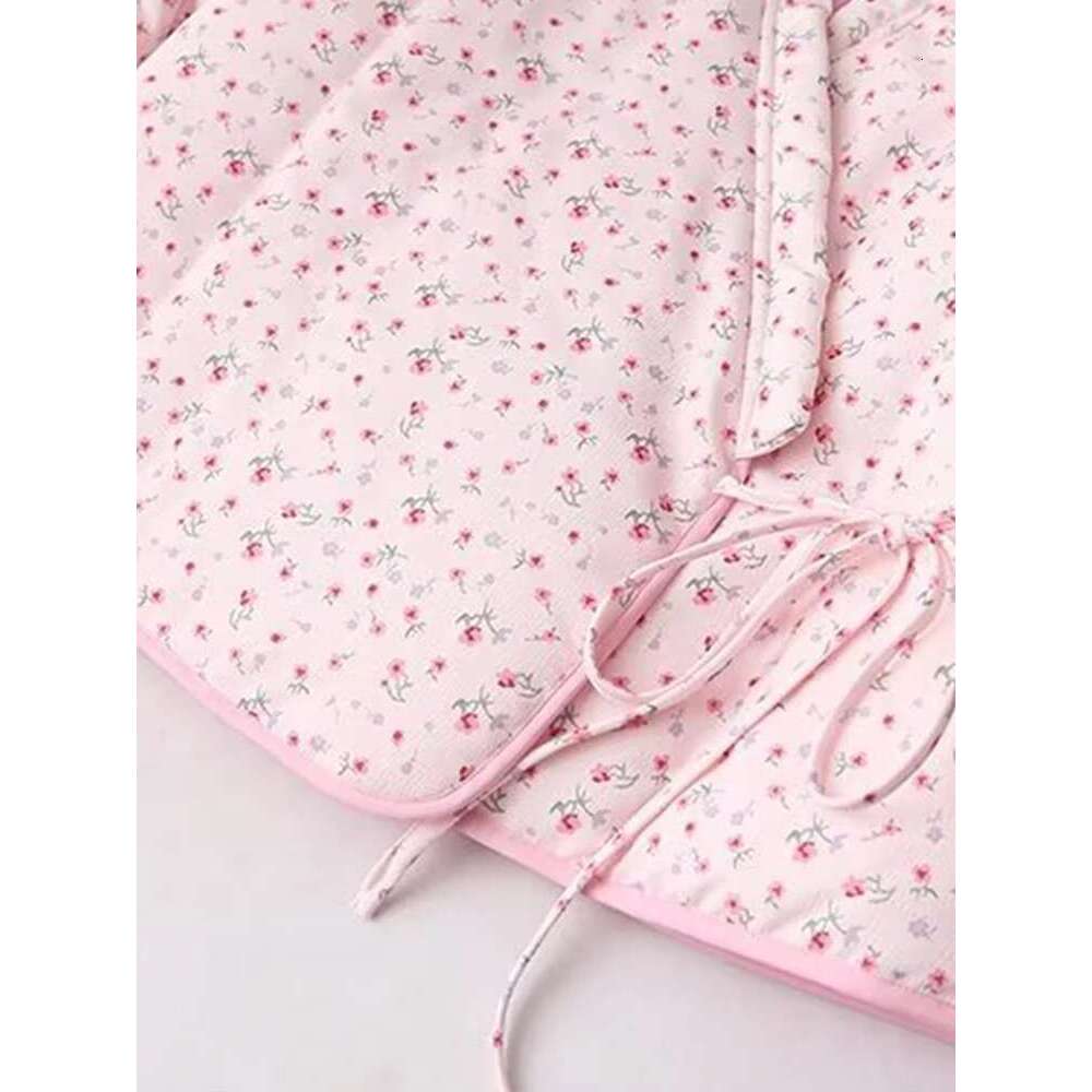 New autumn fresh pink floral V-neck hemming slightly wrinkled fabric versatile lace-up long-sleeved cotton jacket for women