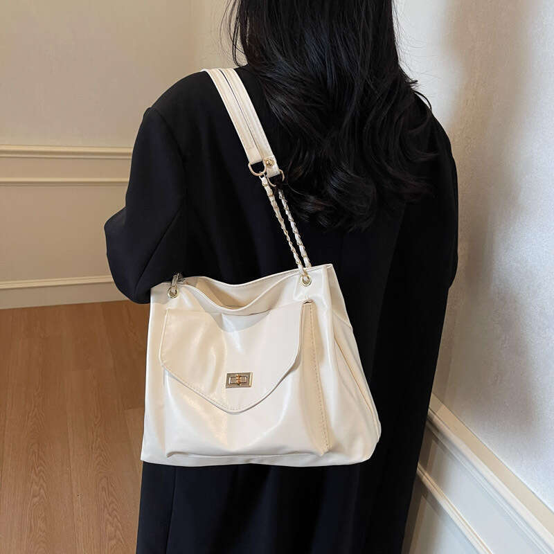 Large Capacity for Women 2025 Winter New Casual Chain Shoulder Crossbody Simple Commuting Tote Bag