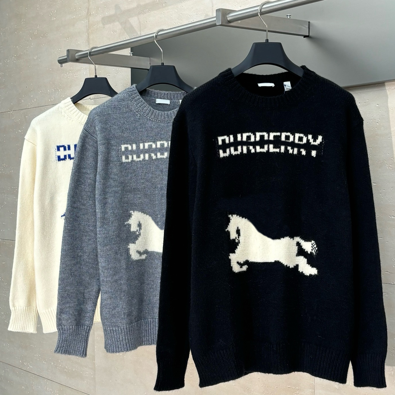 High quality designer men's sweaters, fashionable jacquard sweaters, classic casual street sweaters, autumn and winter long sleeved tops, new styles