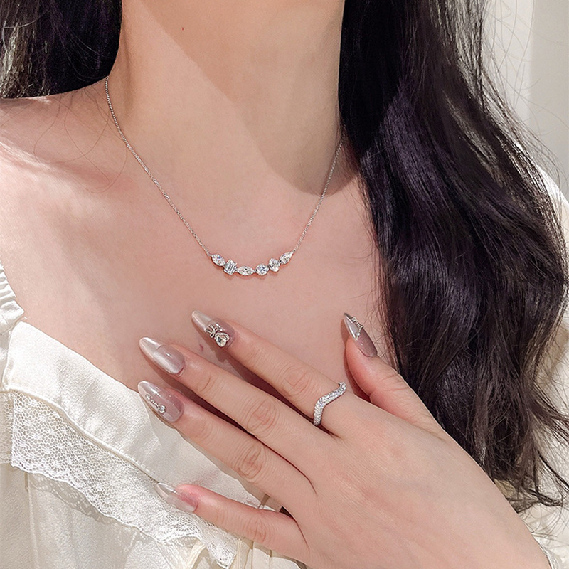 2025 Choucong Ins Top Sell Water Drop Pendant Luxury Jewelry Genuine 100% S925 Sterling Silver White Moissanite Diamond Gemstones Party Women Clavicle