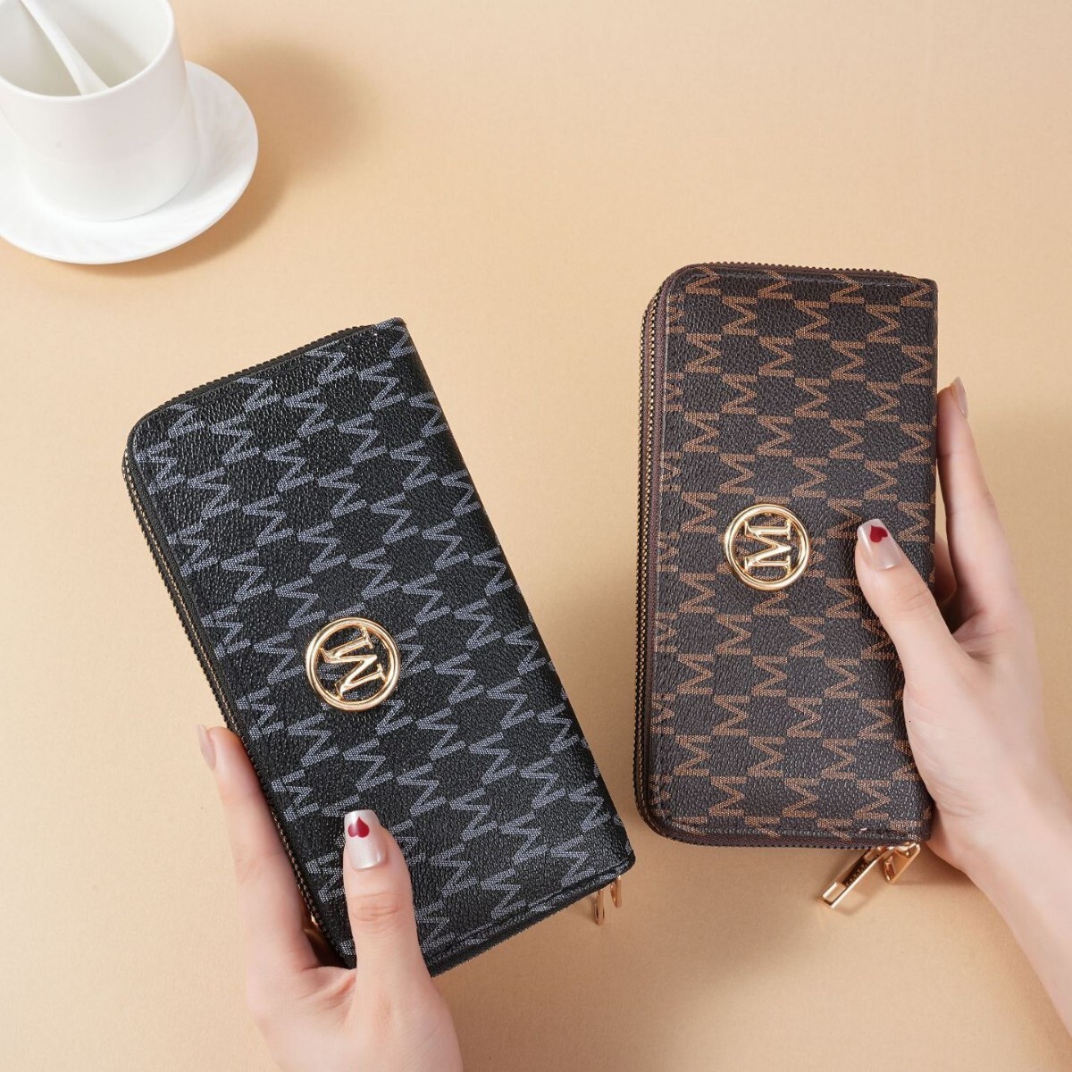 Luxury Brand Designer Bag New Women's Wallet With Fashionable Letter Print, Portable Retro Double Zipper, Multiple Card Slots, Large Capacity Clu
