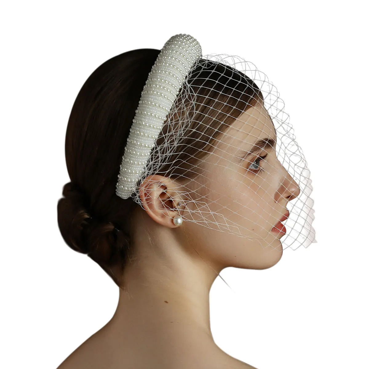 2 in 1 Wedding Bridal Cage Veil Fishing Net Mesh White Short Brides Blusher Veil with Elegant Pearls Hair Hoop V320 250711