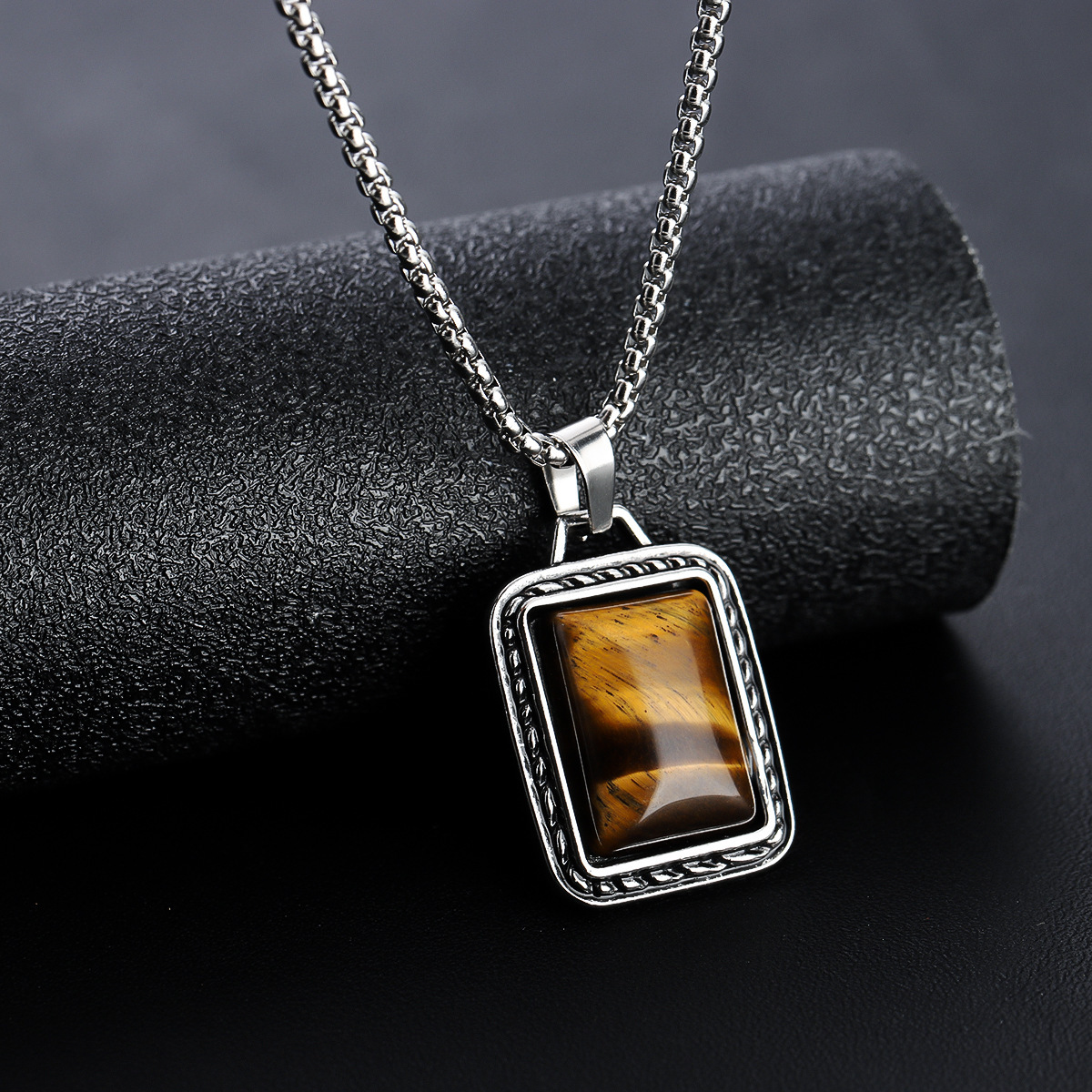 Luxury Jewelry Designer Jewelry Necklace For Men Amber Color Titanium Steel Non-fading High-end Feel Personality Light Luxury Style Design Accessory F