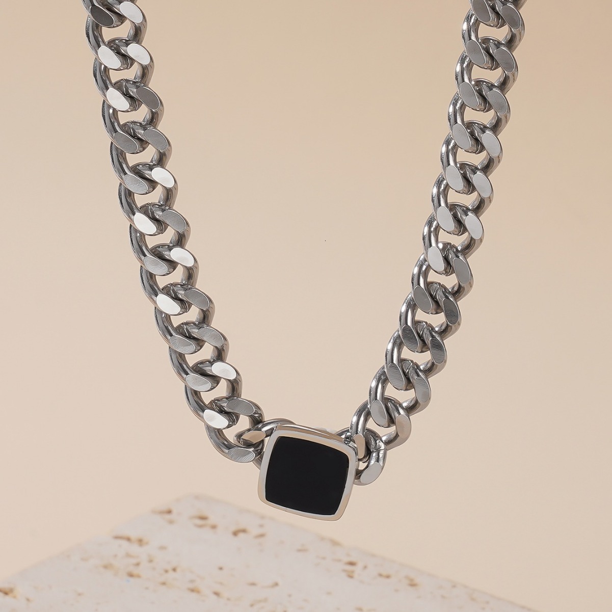 Luxury Jewelry Designer Jewelry Euopean And Ameican Style Unique Niche Vesatile Exaggeated Titanium Steel Thick Chain Non-fading Necklace Black Squae 