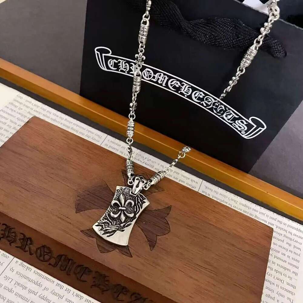 Chrome Designer Trendy Pendant Necklaces Necklace Designer Pendant Ch Necklace Cross New Pendant Cross Couples Black Chain White Diamonds Jewelry e28