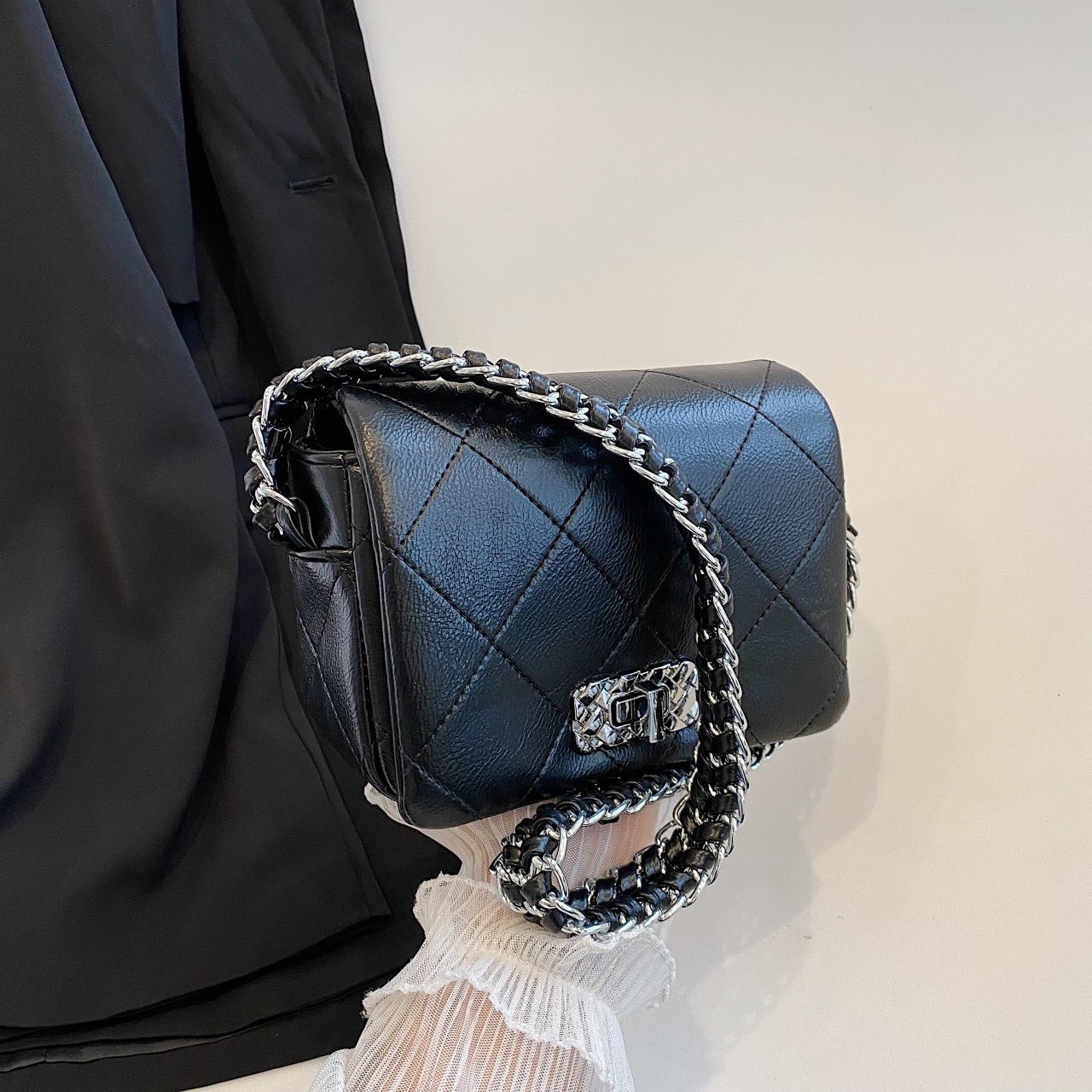 Free Shipping Designer Bag Trendy Bags For Women 2025 New Niche Silver Luxury Bag Underarm Bag High-quality Texture Single Shoulder Crossbody Bag Quil