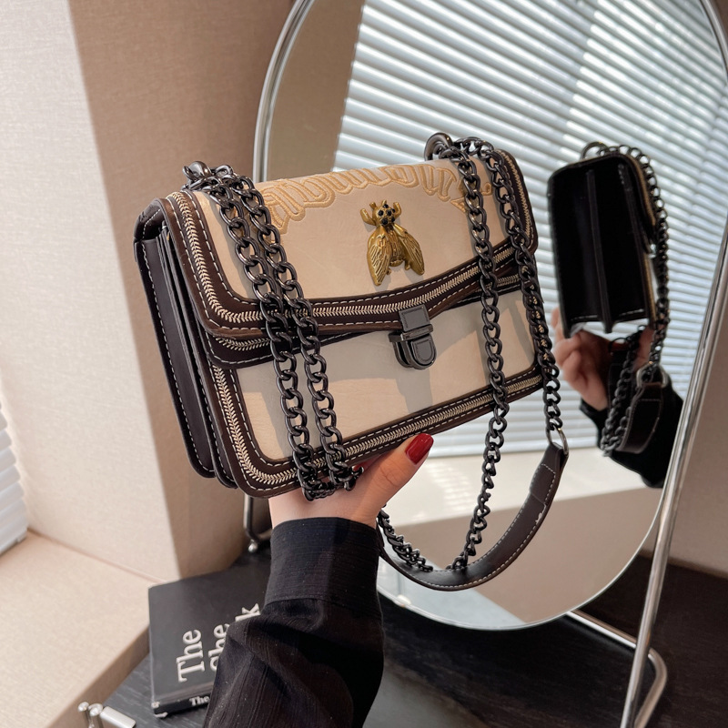 Luxury Brand Designer Bag Cross-Border Women's Bag 2023 New Korean Fashion Embroidered Lock Small Square Bag Versatile Shoulder Crossbody Chain B