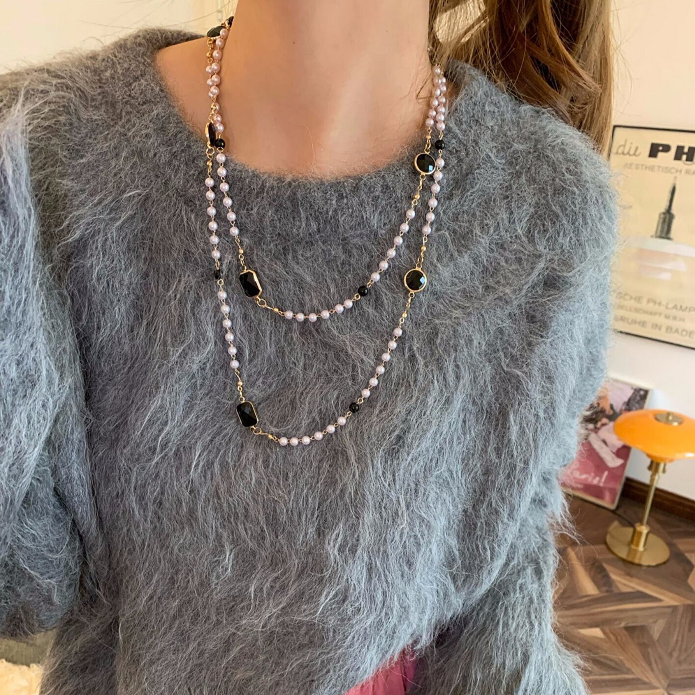 Luxury Jewelry Designer Jewelry Autumn Winter Korean Style Gentle Long Pearl Necklace Vintage Fashionable Elegant Sweater Chain Light Luxury High-end 