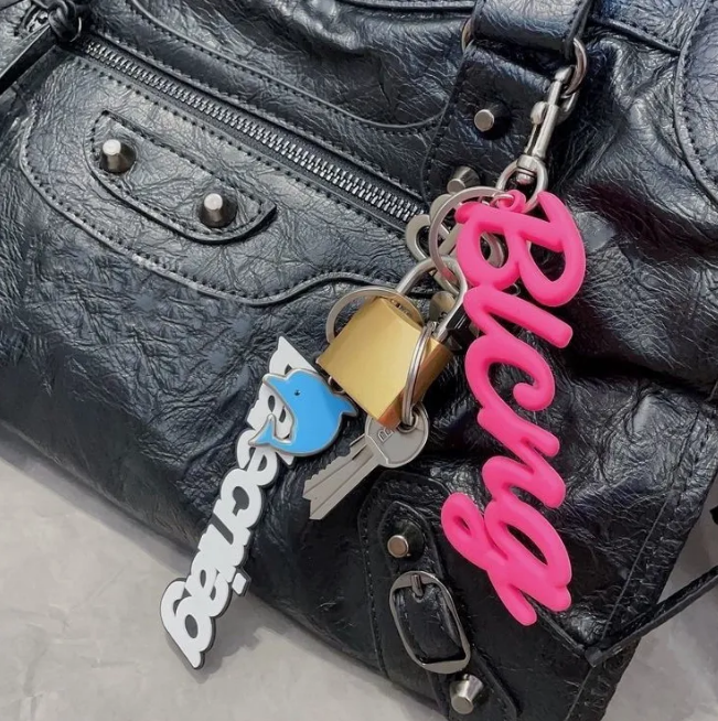 Stylish Charm Keychain with Tassels and Metal Lock Fashionable cessory for Handbags Crossbody Bags and Car Keys L250928BUJ2