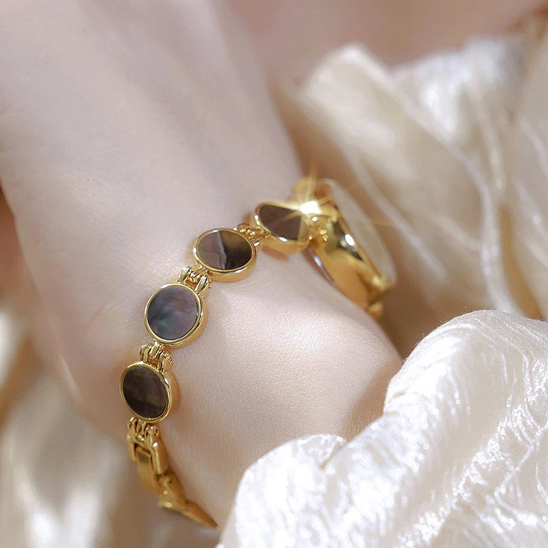 Women Wrist Watches Fashion Unique Ladies Quartz Watches For Female Clock Drop Bracelet Watch Women 250712
