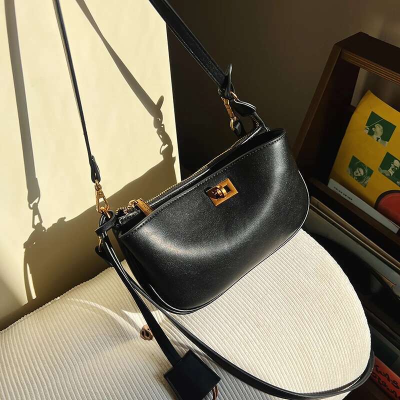 Rodeo Shoulder Cowhide Leather Brand Black Handbags For Women Fashion Gold Sier Buckle Design Underarm Bags