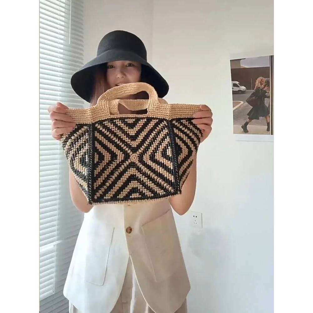 Fashion Handmade Natural Raffia Straw Woven Women Shoulder Female Daily Bag Handbags Office Designer Tote High Quality Purse