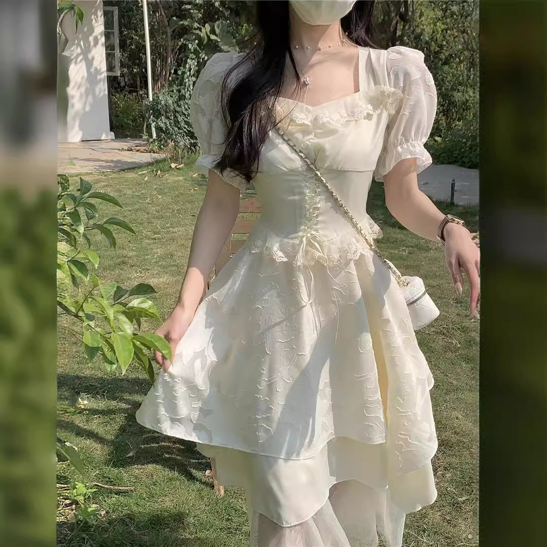 2025 Summer new women's skirt French square neck women's short sleeved dress new waist cinching slim fit design princess new luxury designer