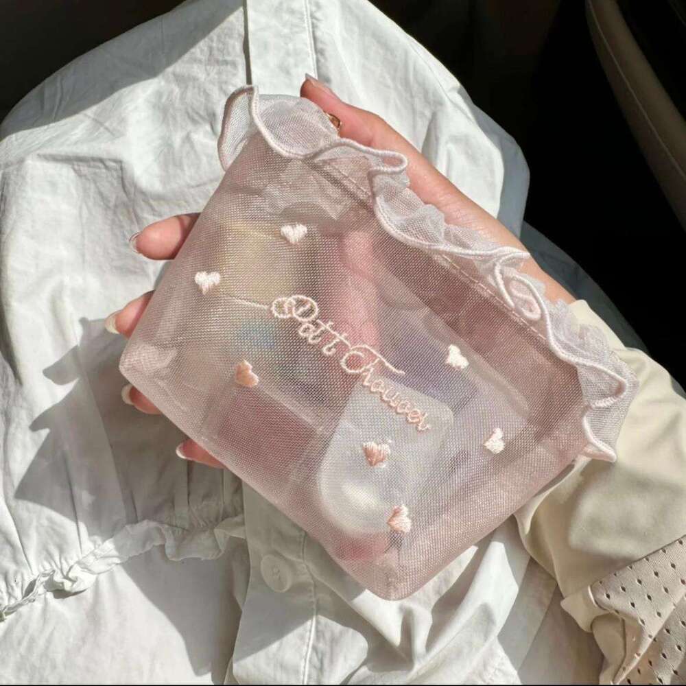 Korean INS Style Girl Mesh Heart Embroidery Portable Makeup Cute Tissue Touch-Up Storage Bag