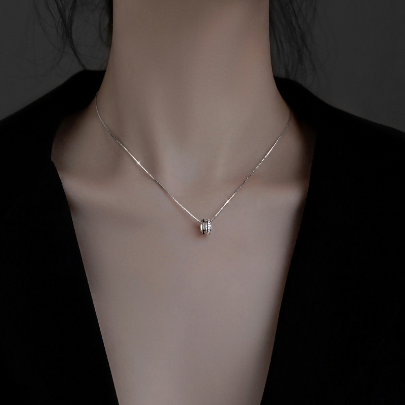 Luxury Jewelry Designer Jewelry 925 Sterling Silver Round Ring Necklace For Women, Niche INS Style, Light Luxury Design, Snake Bone Chain, 2025 New