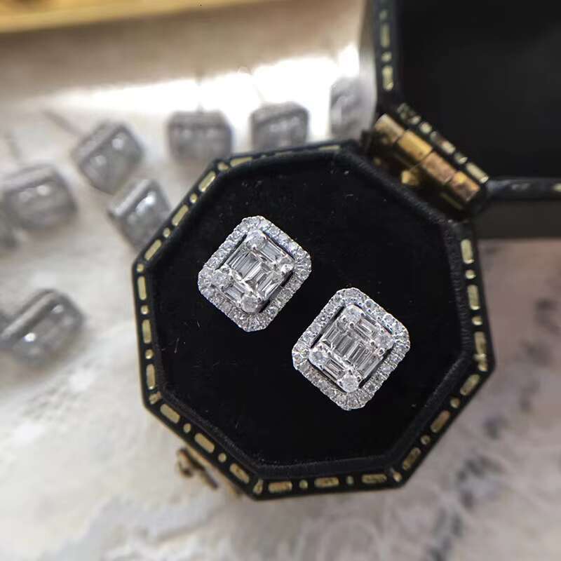 Special Jewelry Cubic Zircon Sparkling Stud Earrings for Women CZ Bridal Wedding Engagement Silver Plating Stud Earrings
