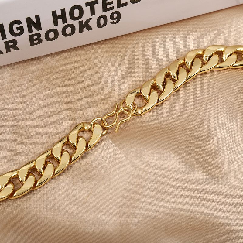 Luxury Jewelry Designer Jewelry European And American Hip Hop Gold Glossy Metal Simple Nightclub Trendy Hip Hop Unisex Gold Necklace Direct From Manuf