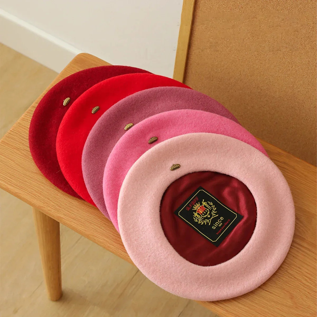 Womens Winter High Quality Wool Beret Metal Copper Buckle Solid Color Painter Hat Satin Embroidery Vintage Beanie Hat 250712