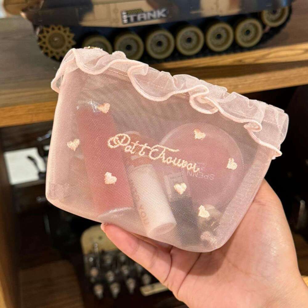 Korean INS Style Girl Mesh Heart Embroidery Portable Makeup Cute Tissue Touch-Up Storage Bag