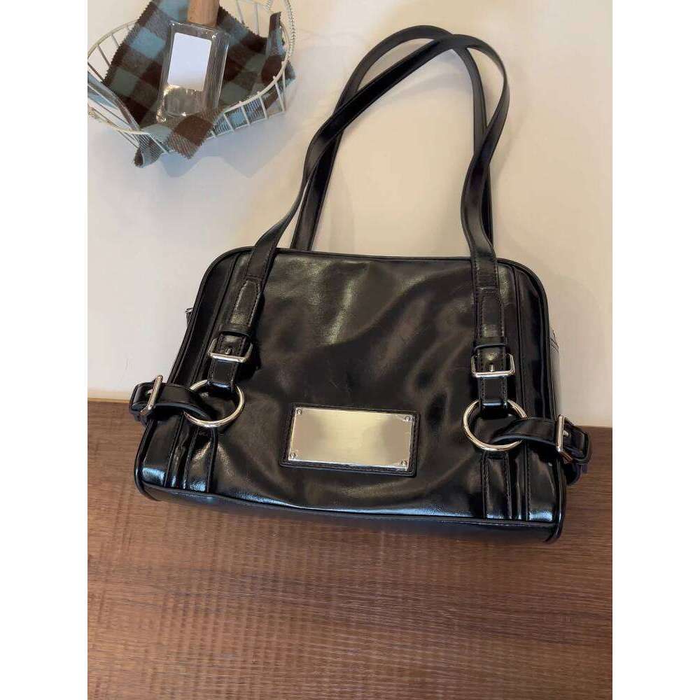 Boston Sle Metal Feeling Small Square 2025 New Sweet Cool Motorcycle Commuting Single Oulder Armpit Bag For Class