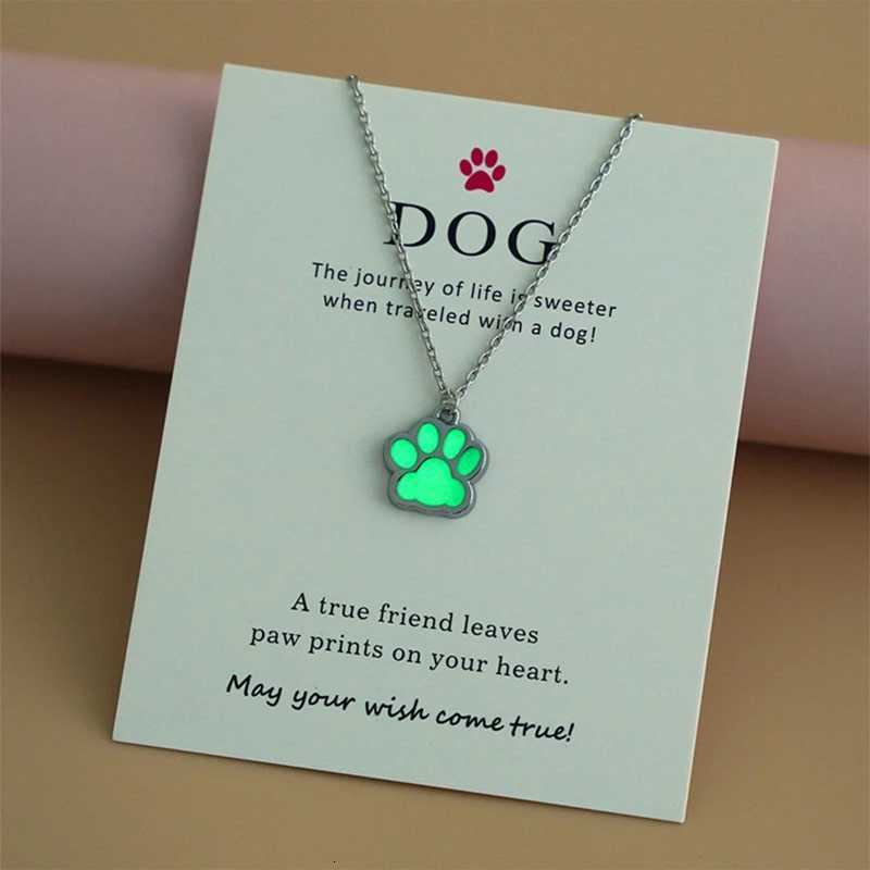 New Luminous Necklace Dog Lovers Cat Dog Paw Necklace Glows in the Dark Night Luminous Gift for Friends W250712