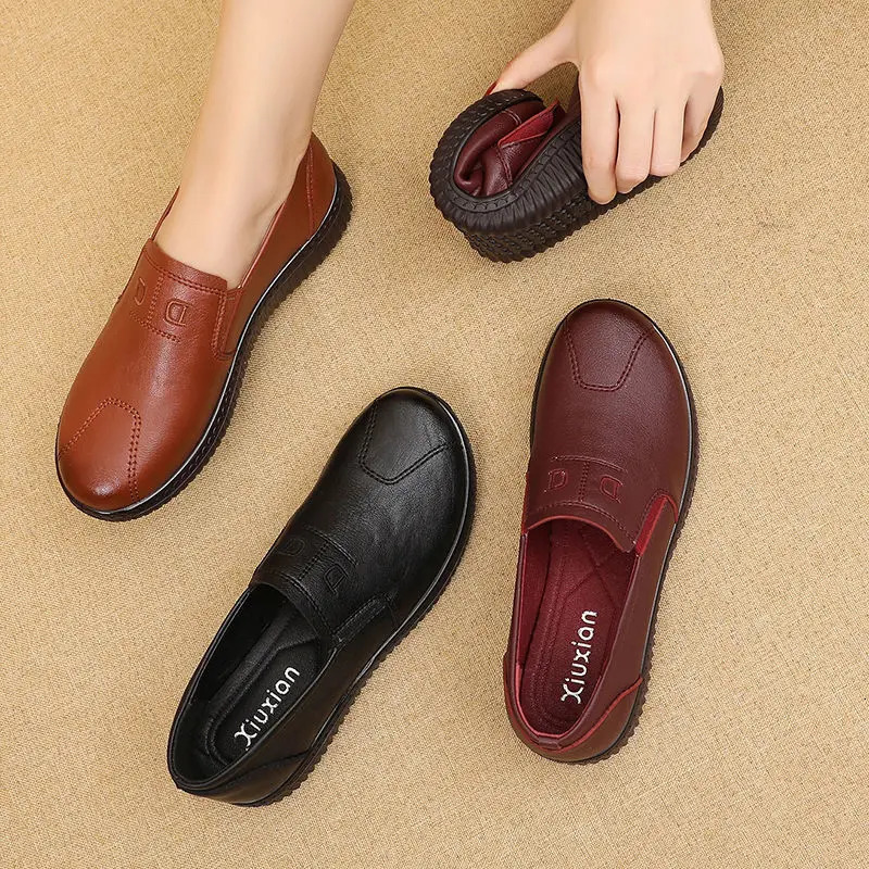 Mom Leather Shoes for Woman Comfortable Spring Summer Black Loafer Shoes Mother Ladies Soft Sole Lazy Flats Shoes 250707