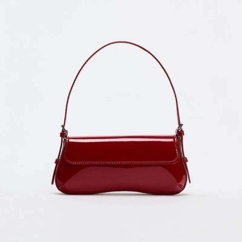Classic French Stick Underarm 2025 New Product Fashionable And Simple Commuter Flip Back Retro Shoulder Bag