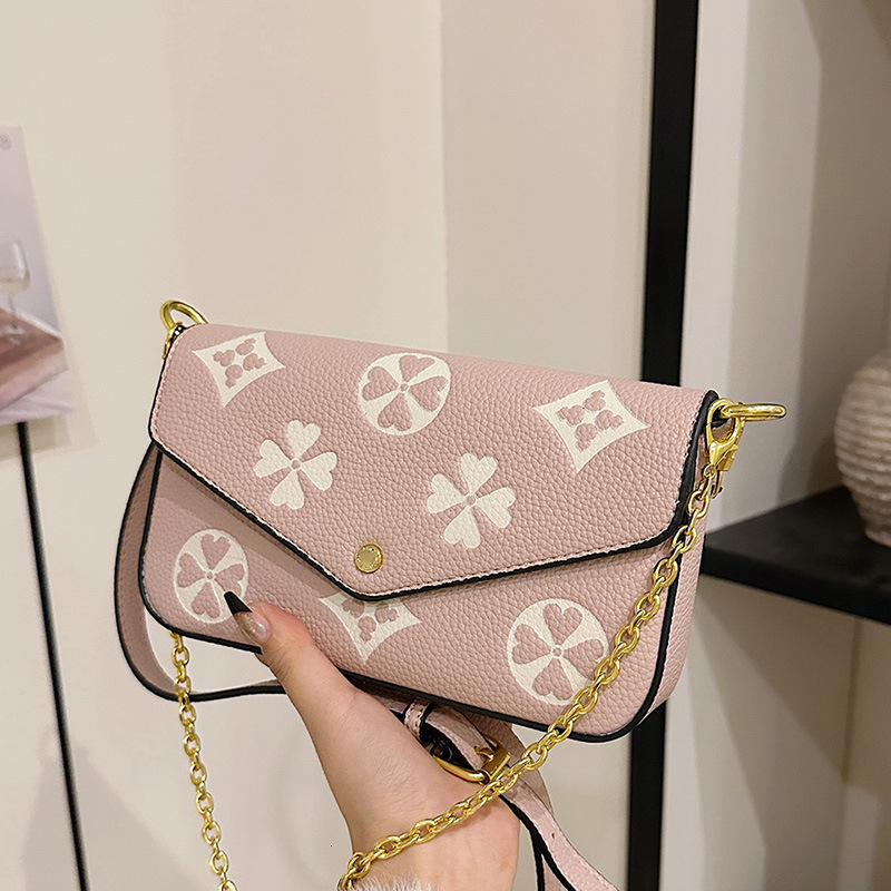 Free Shipping Designer Bag Trendy Printed Handbag Luxury Bag 2025 Winter New Women's Bag Versatile Crossbody Bag High-end Fashion Small Square Ba