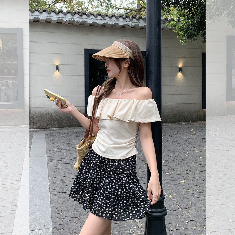 New women's top with a split back and exposed waist short sleeved design, slim fit shoulder round neck women's top designer T-shirt