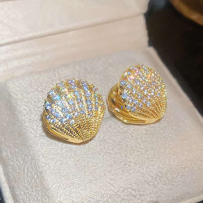 Luxury Shell Shaped Design Full Paved Cubic Zirconia Earrings for Wedding Creative Gold Plated Hoop Earrings Women Bridal