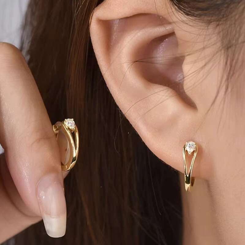 Factory Custom Trendy Water Drop Design Zircon Hoop Earrings for Engagement Wedding Gold Plated CZ Earrings Women Jewelry