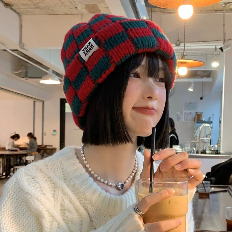 Chessboard Plaid Knit Beanies for Women Winter Korean Ins Niche Big Head Circumference Pullover Hat Japanese Retro Mens Caps 250712