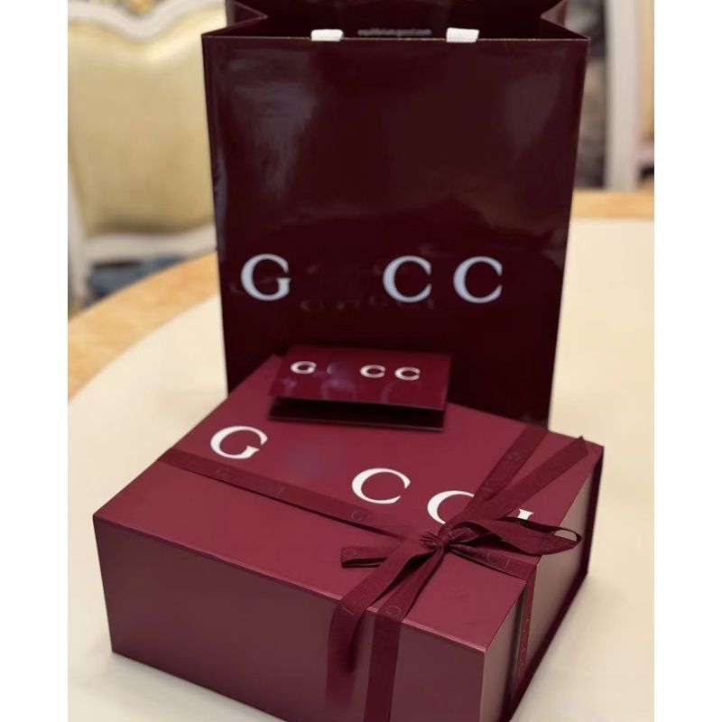 High Quality Red Gift Wrap Designer Letter Printed Gift Bag Paper Bag Handbag Perfume Lipstick Jewelry Packaging Universal Clothing Products Bag