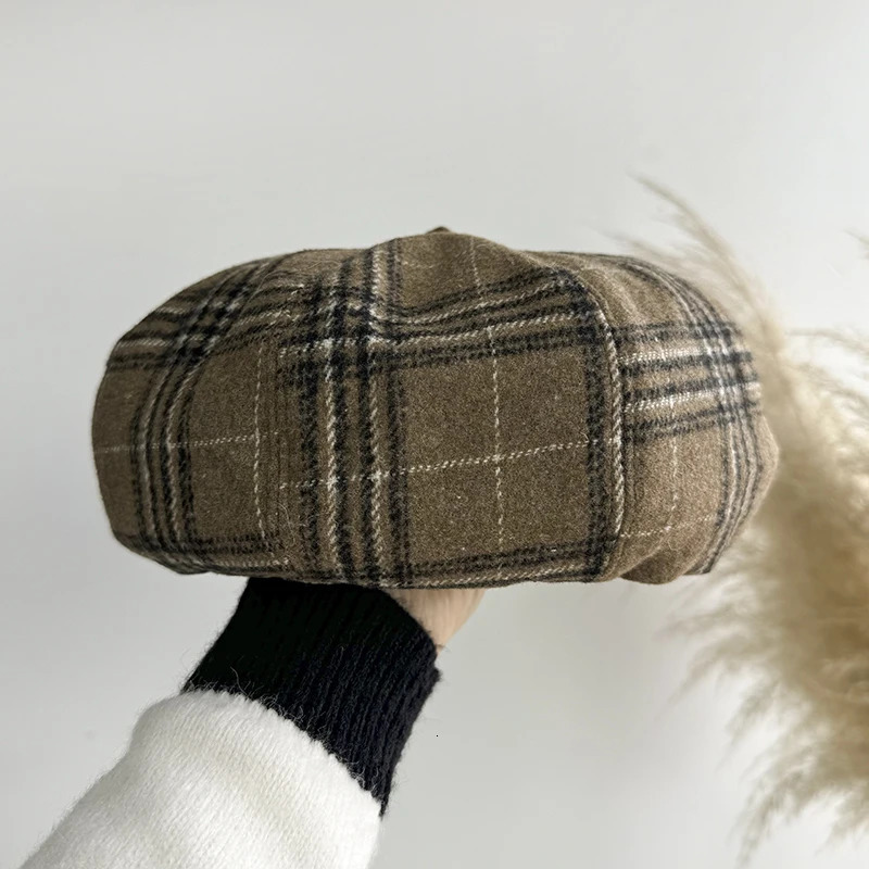 Autumn and Winter Retro Plaid Beret Female British Style Fashion Versatile Octagonal Hat Street S Thickened Warm Painter Hats 250712