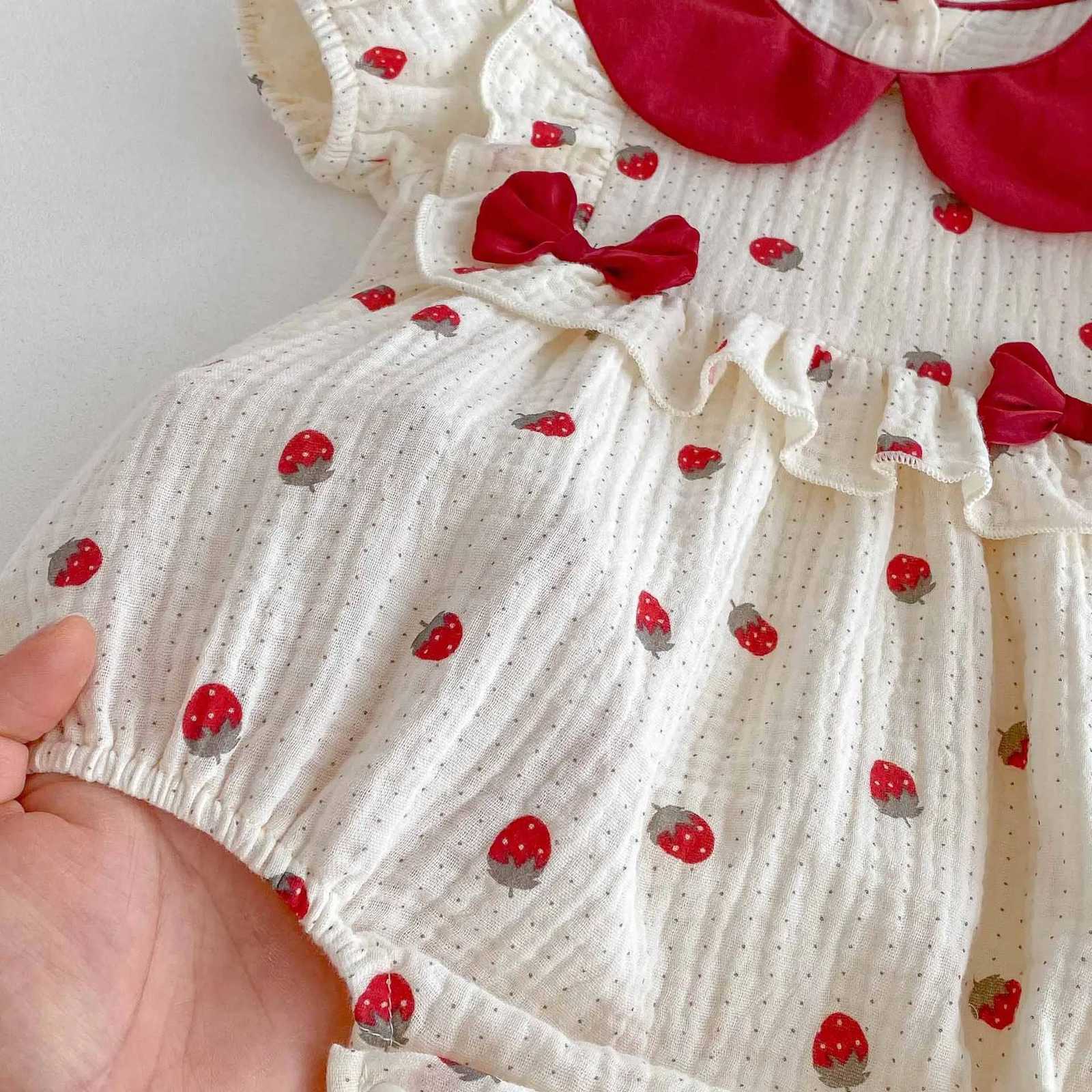 Summer Baby Girls Clothes Full Of Strawberry Print Baby Bodysuit Infant One Piece Baby Birthday Clothes Z250712